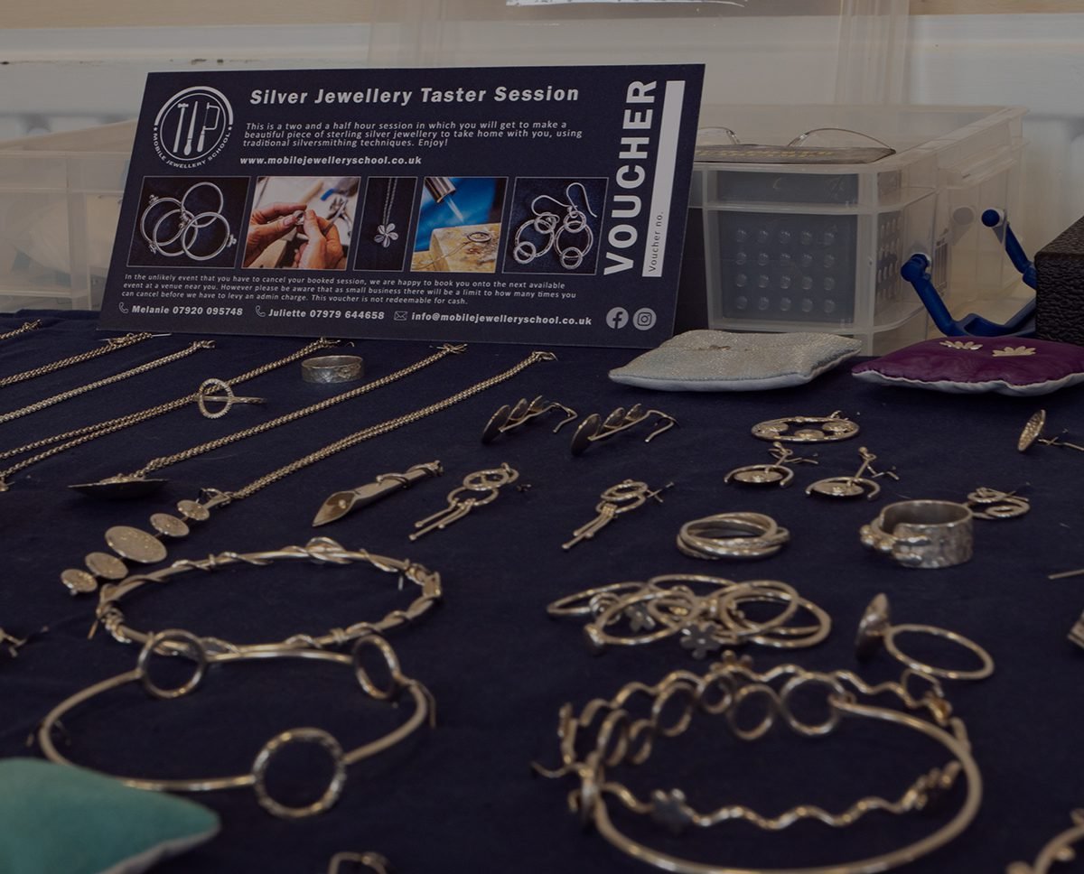 mobile-jewellery-school-overlay